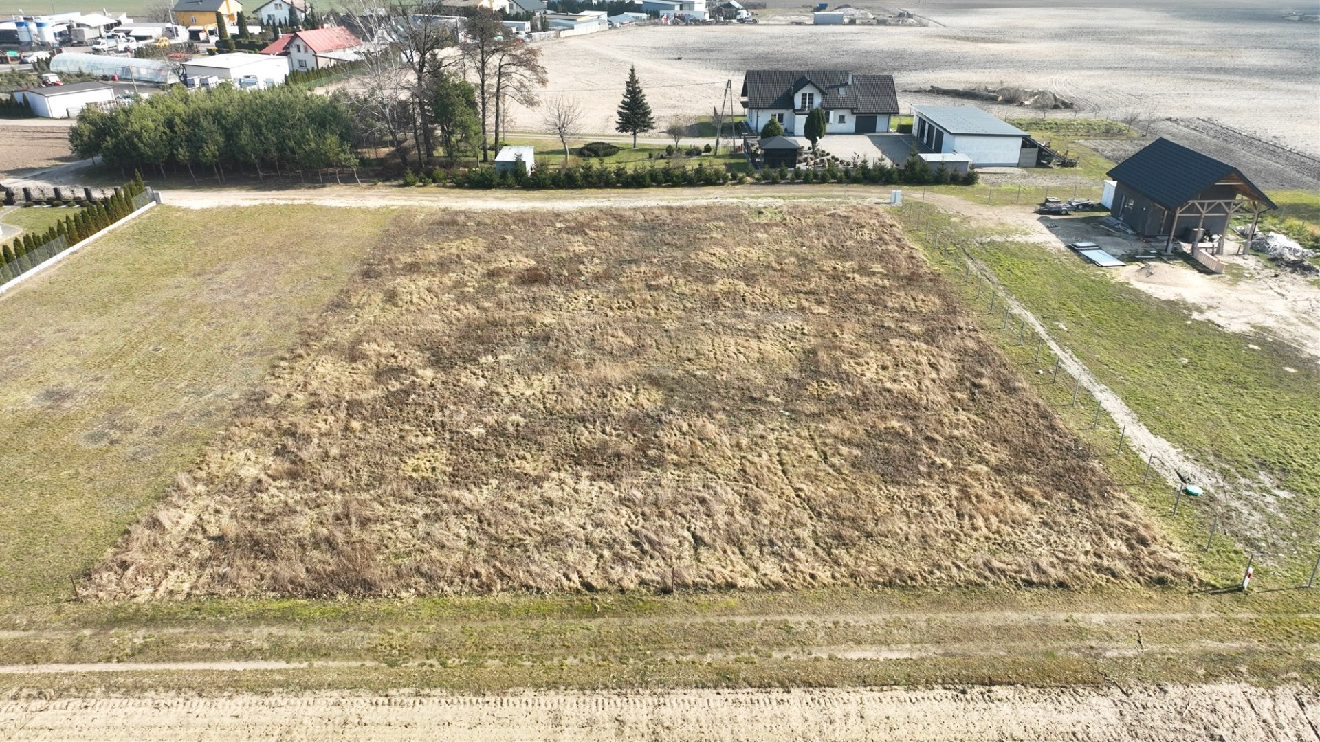 Działka na sprzedaż
