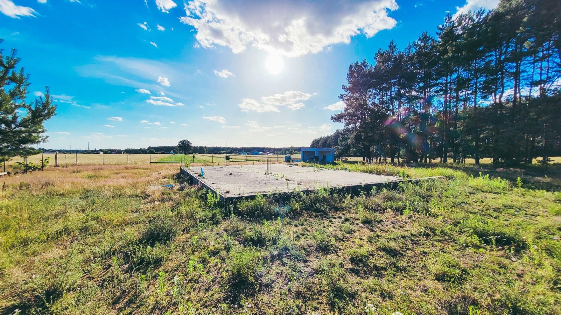 Działka na sprzedaż