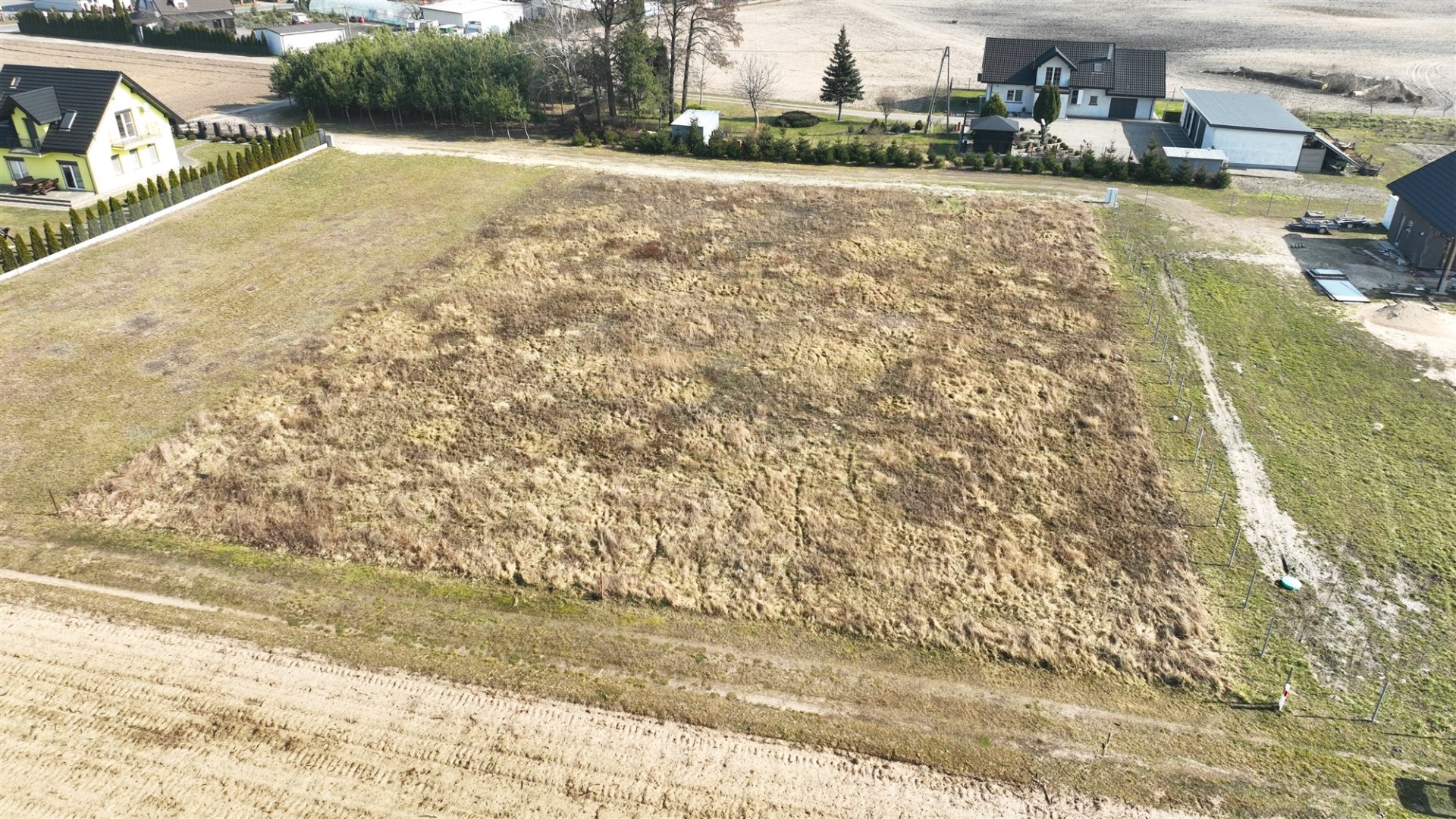 Działka na sprzedaż