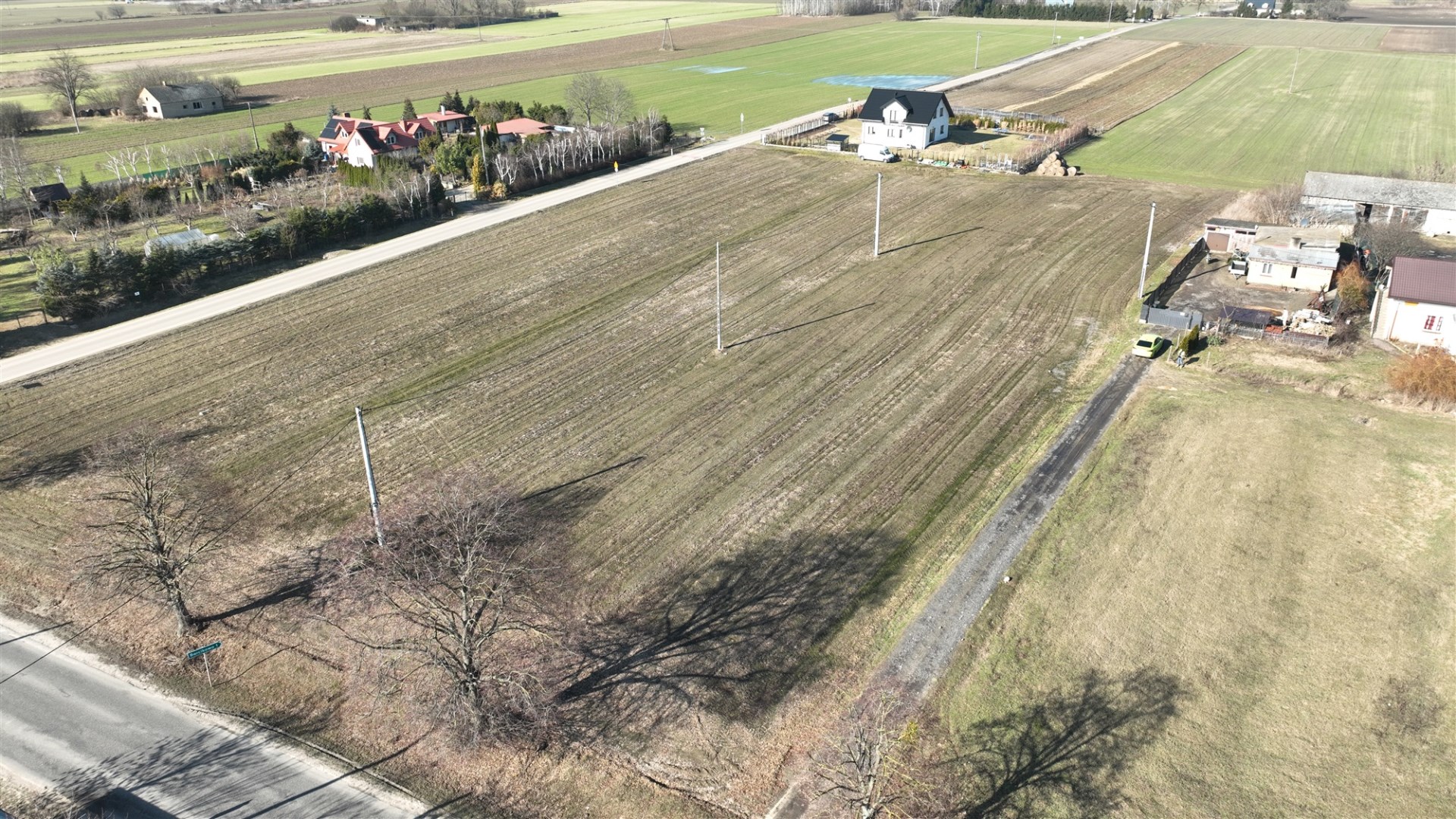 Działka na sprzedaż