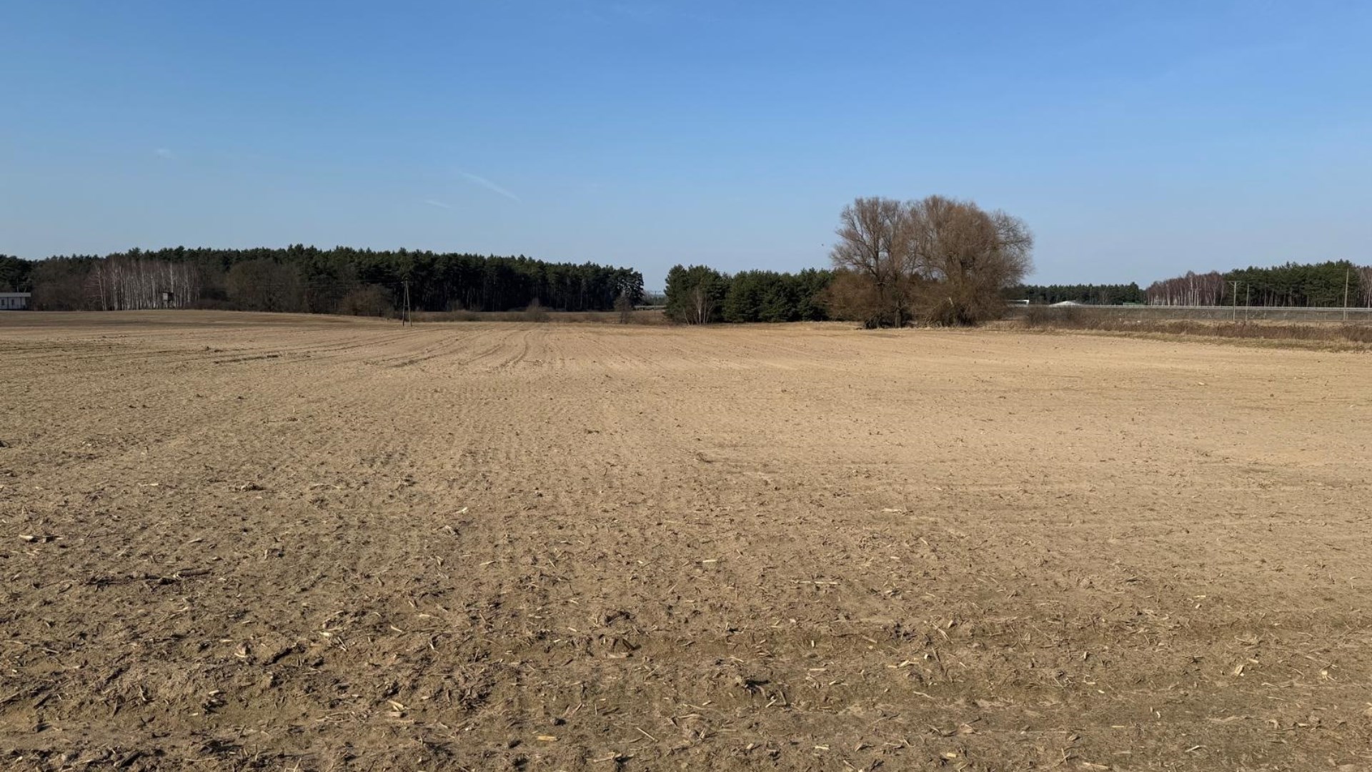 Działka na sprzedaż